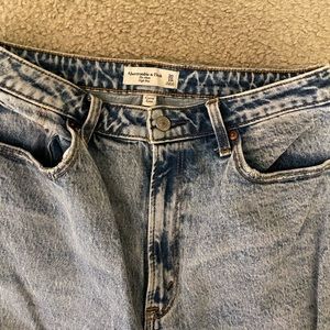 Abercrombie Curve Love Mom High Rise Jeans